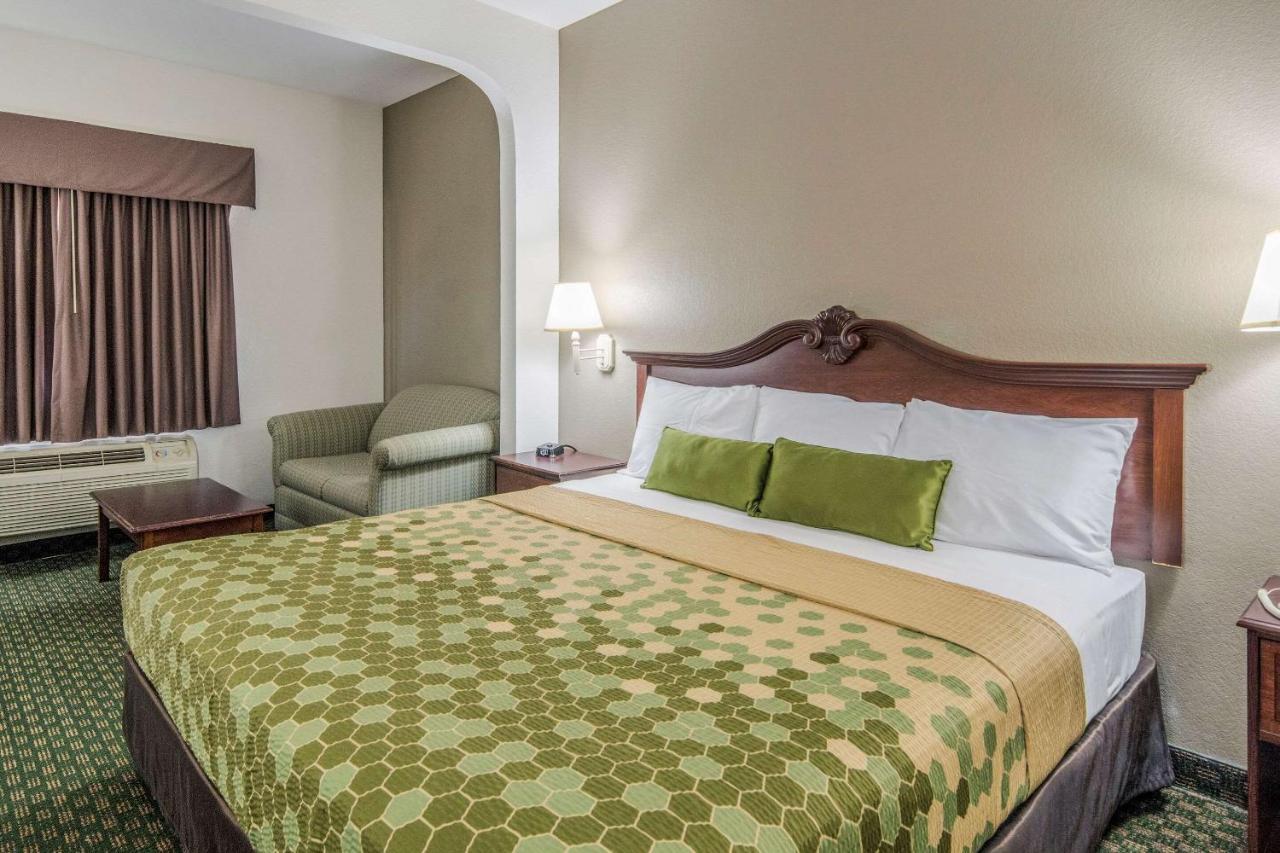 Lodge Econo Weatherford