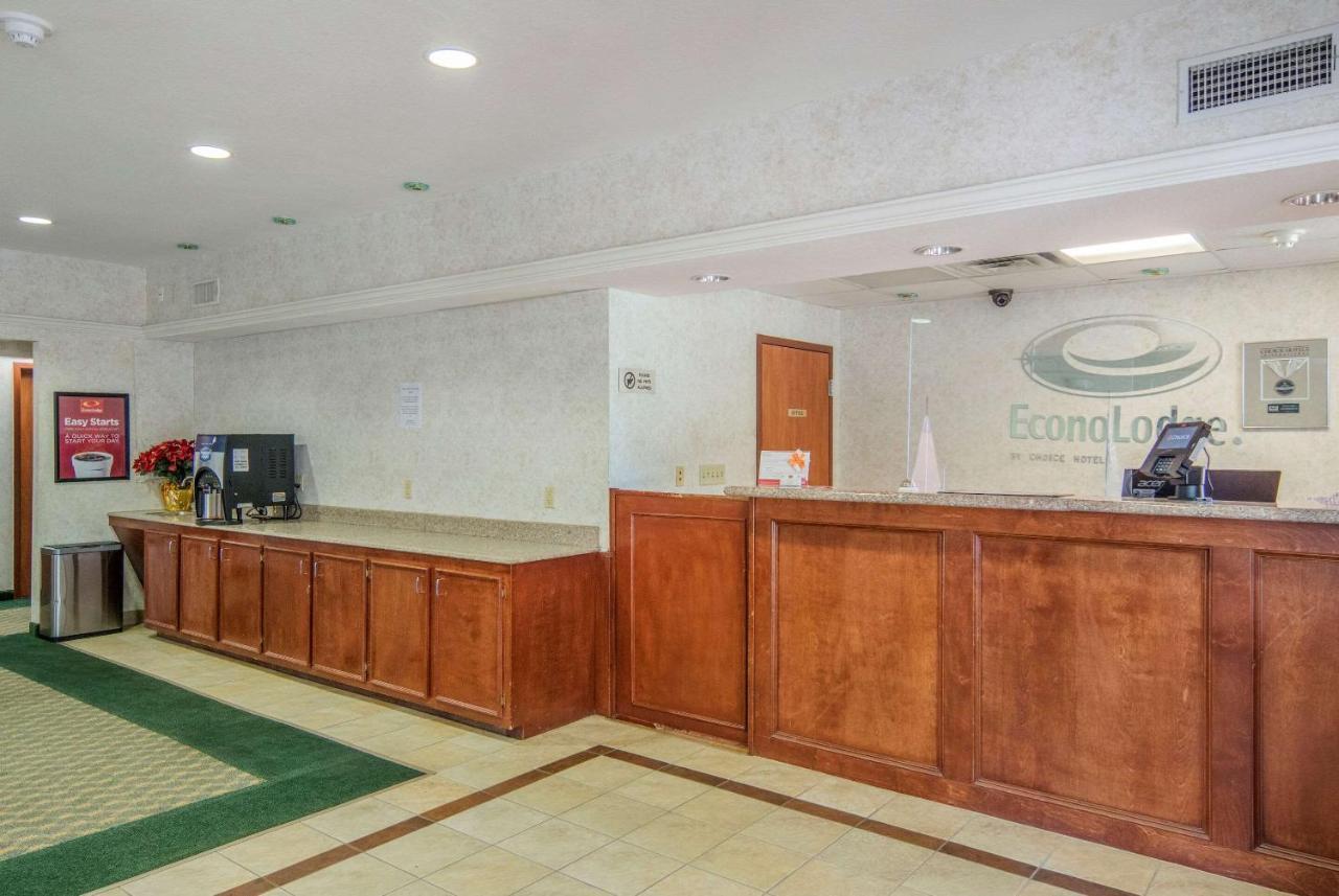 Lodge Econo *