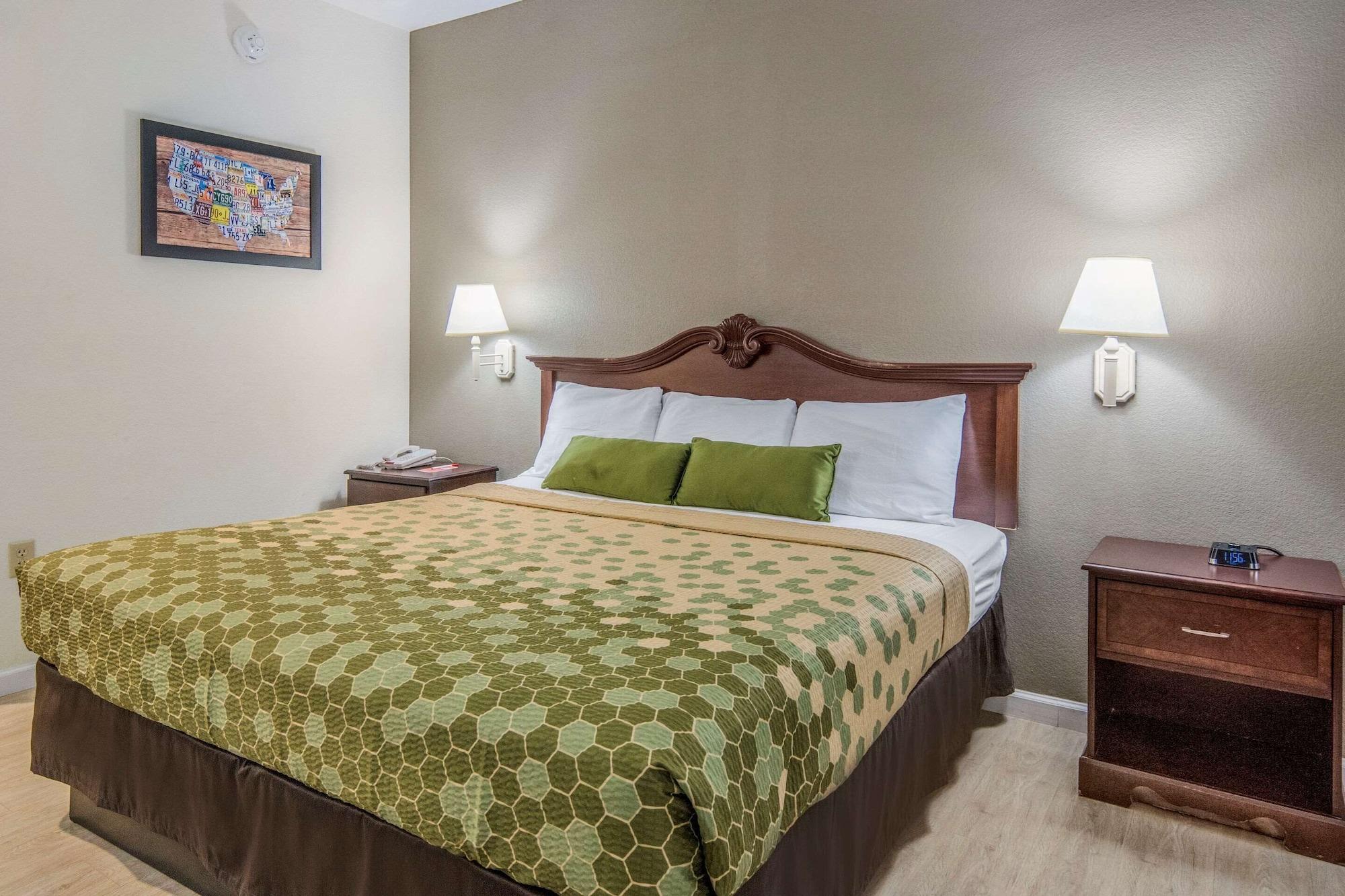 Lodge Econo Weatherford