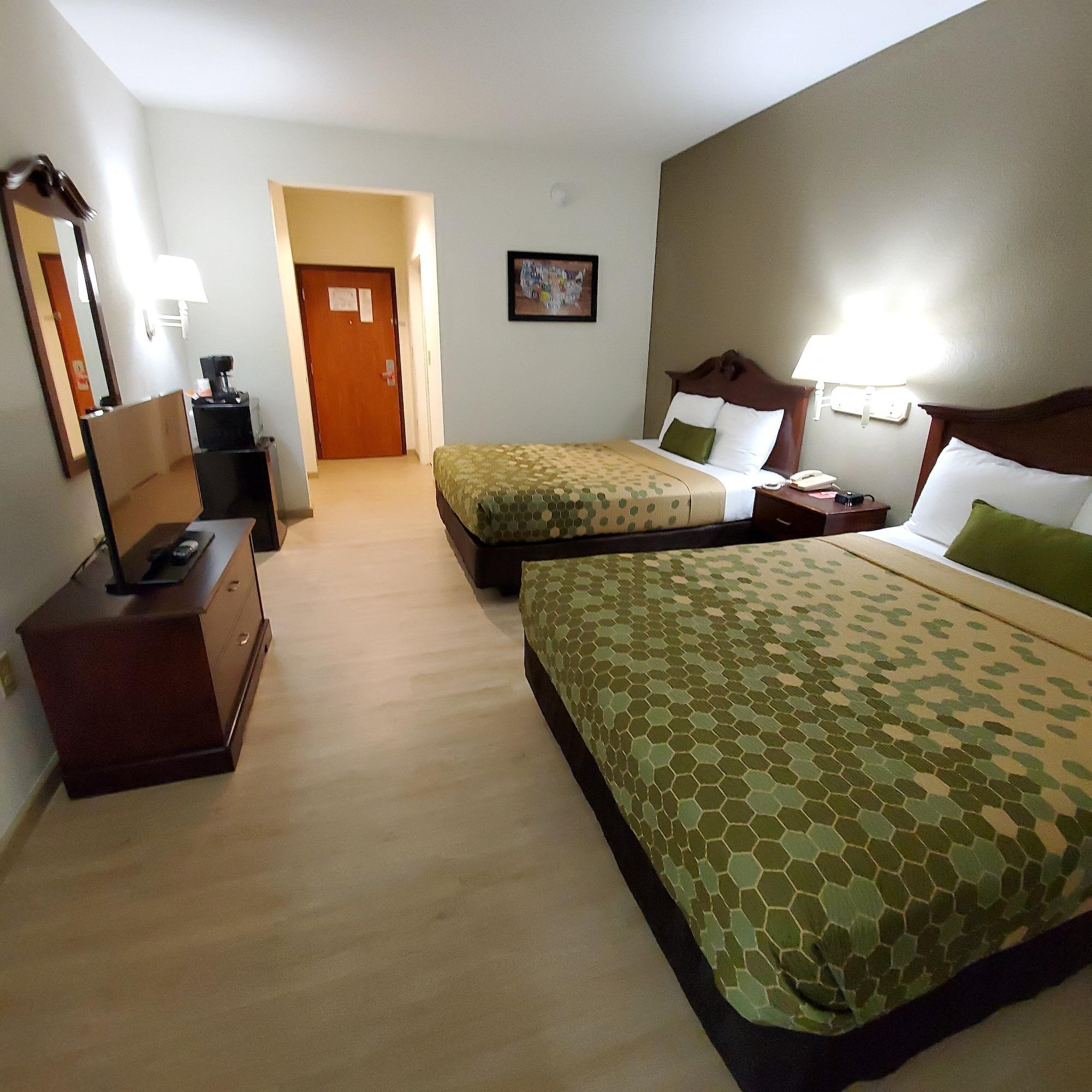 Lodge Econo *