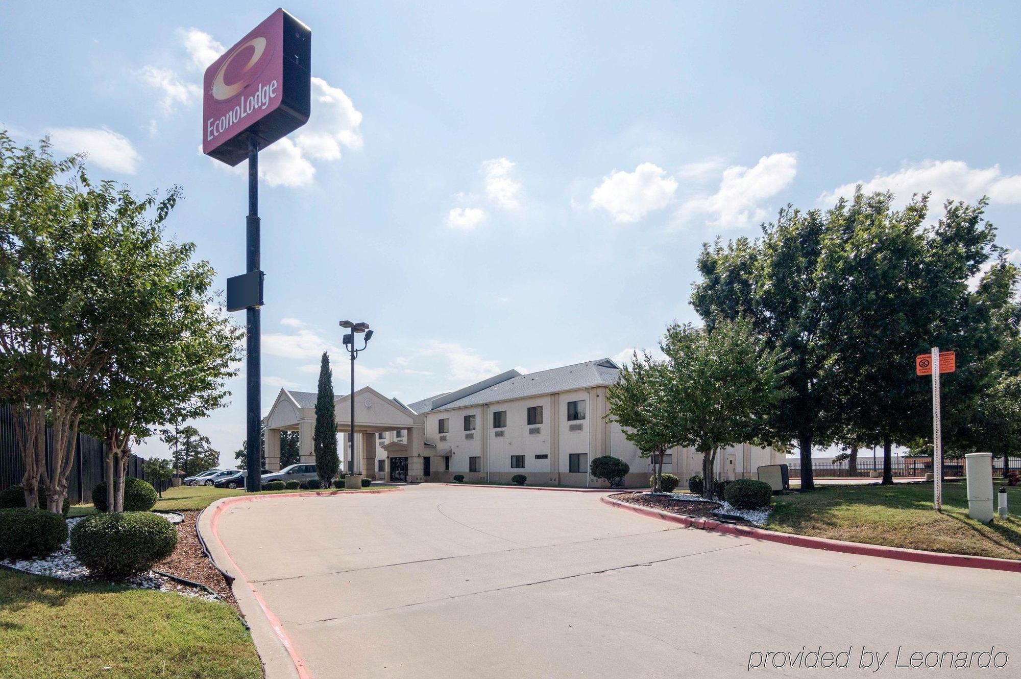 Lodge Econo Weatherford